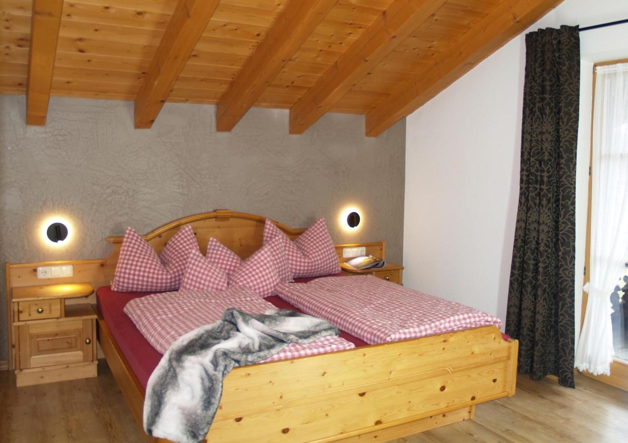 Gaestehaus Alpenparadies Krün Buitenkant foto